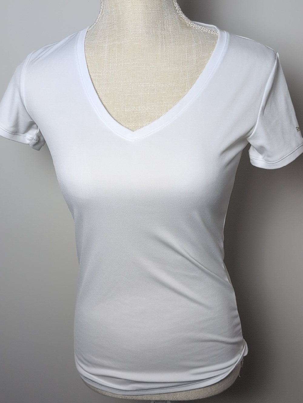 Reebok Women's White Short Sleeve V-Neck Tee